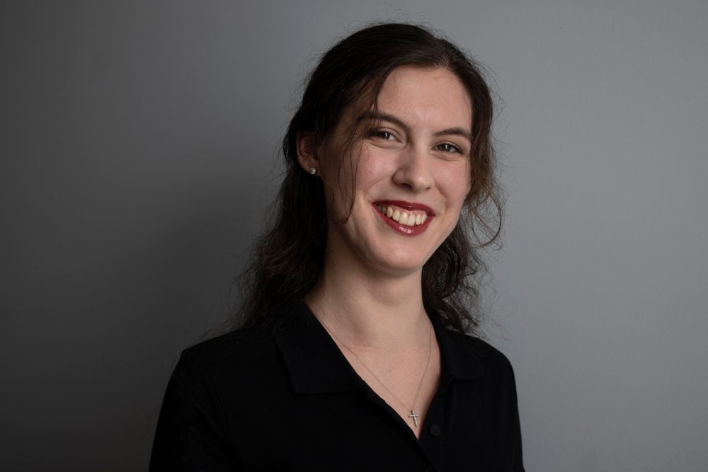 Headshot of Laura Novak